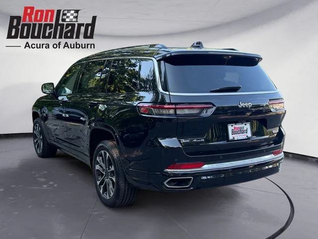 Used 2021 Diamond Black Crystal Pearlcoat Jeep Overland image 4