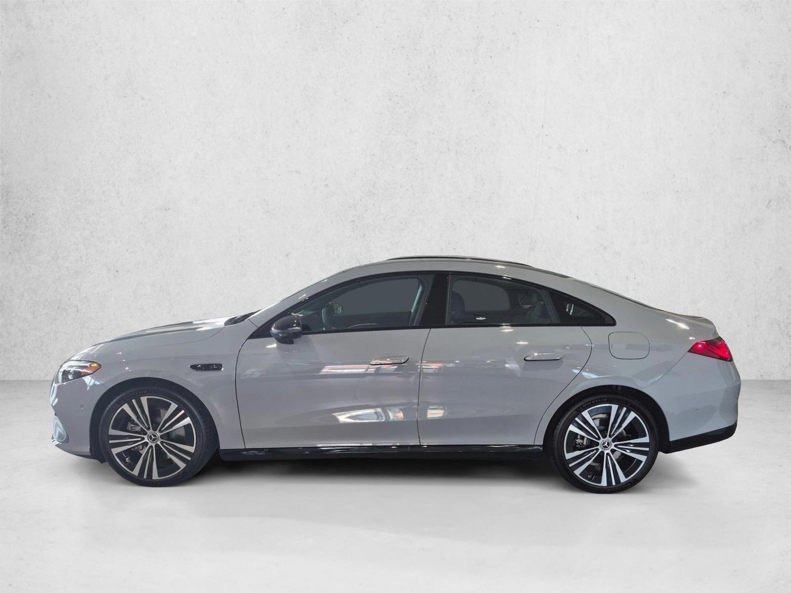 New 2027 MANUFAKTUR Alpine Grey Mercedes-Benz CLA220 image 5