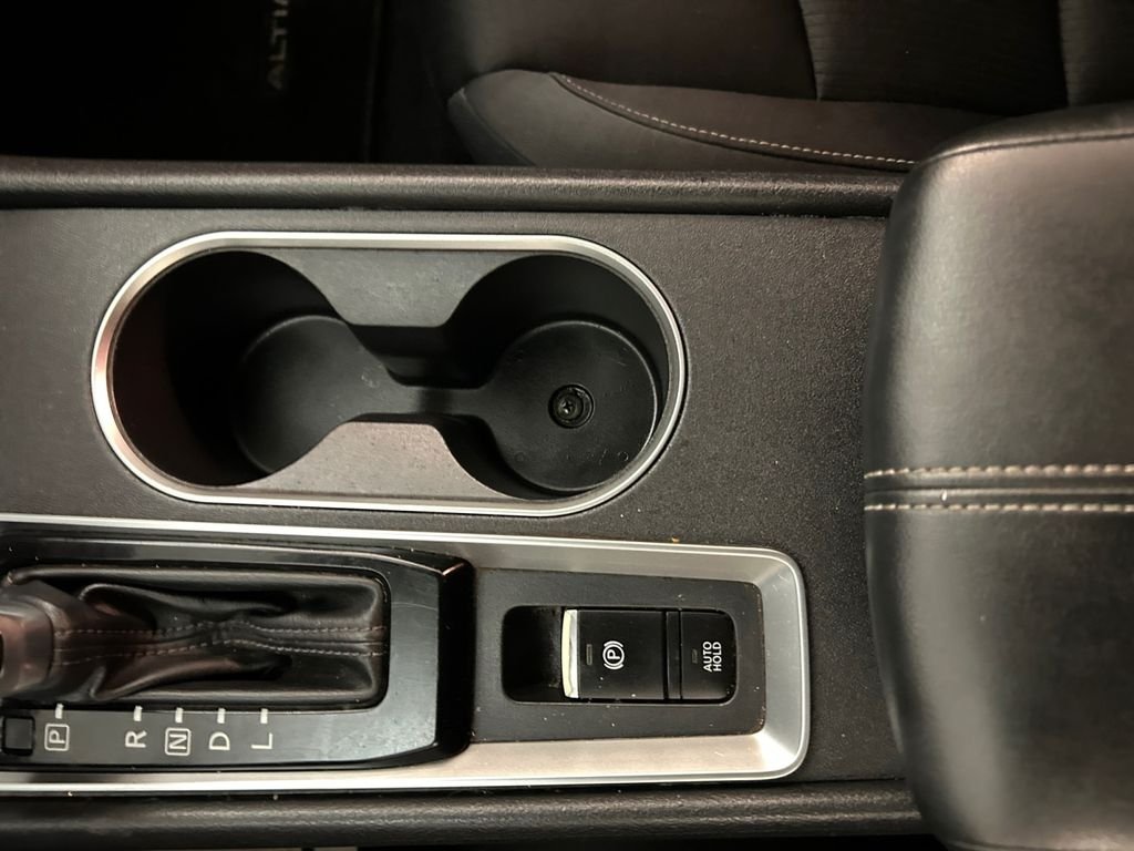 Used 2019 Black Nissan 2.5 SV image 23