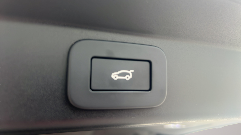 Certified Used 2024 Black Land Rover Dynamic SE image 18
