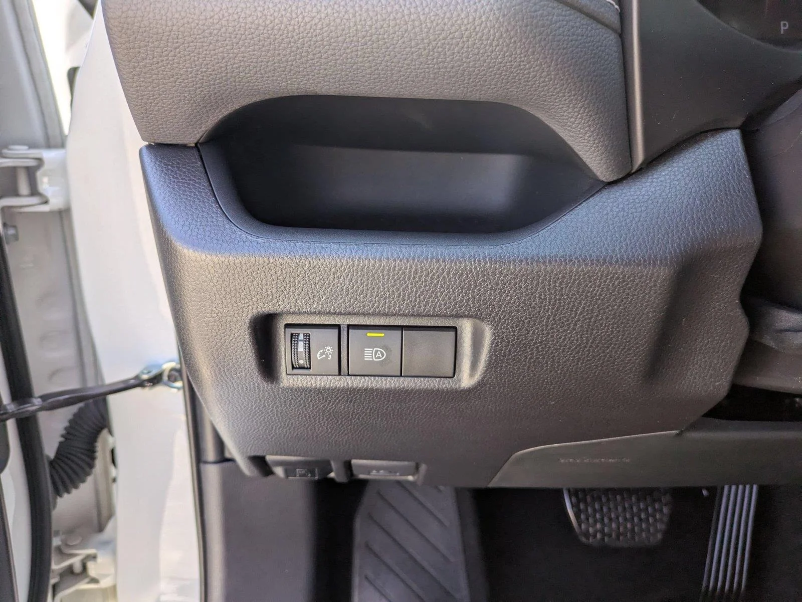 Used 2025 Ice Cap Toyota XLE image 16