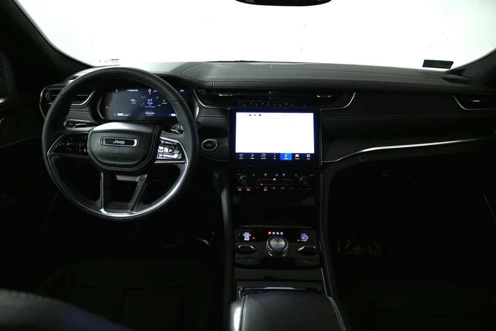 2023 Jeep Grand Cherokee Overland - Photo 16