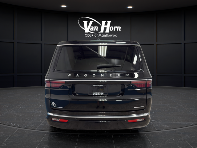 Used 2023 Diamond Black Crystal Pearlcoat Jeep Series III image 6