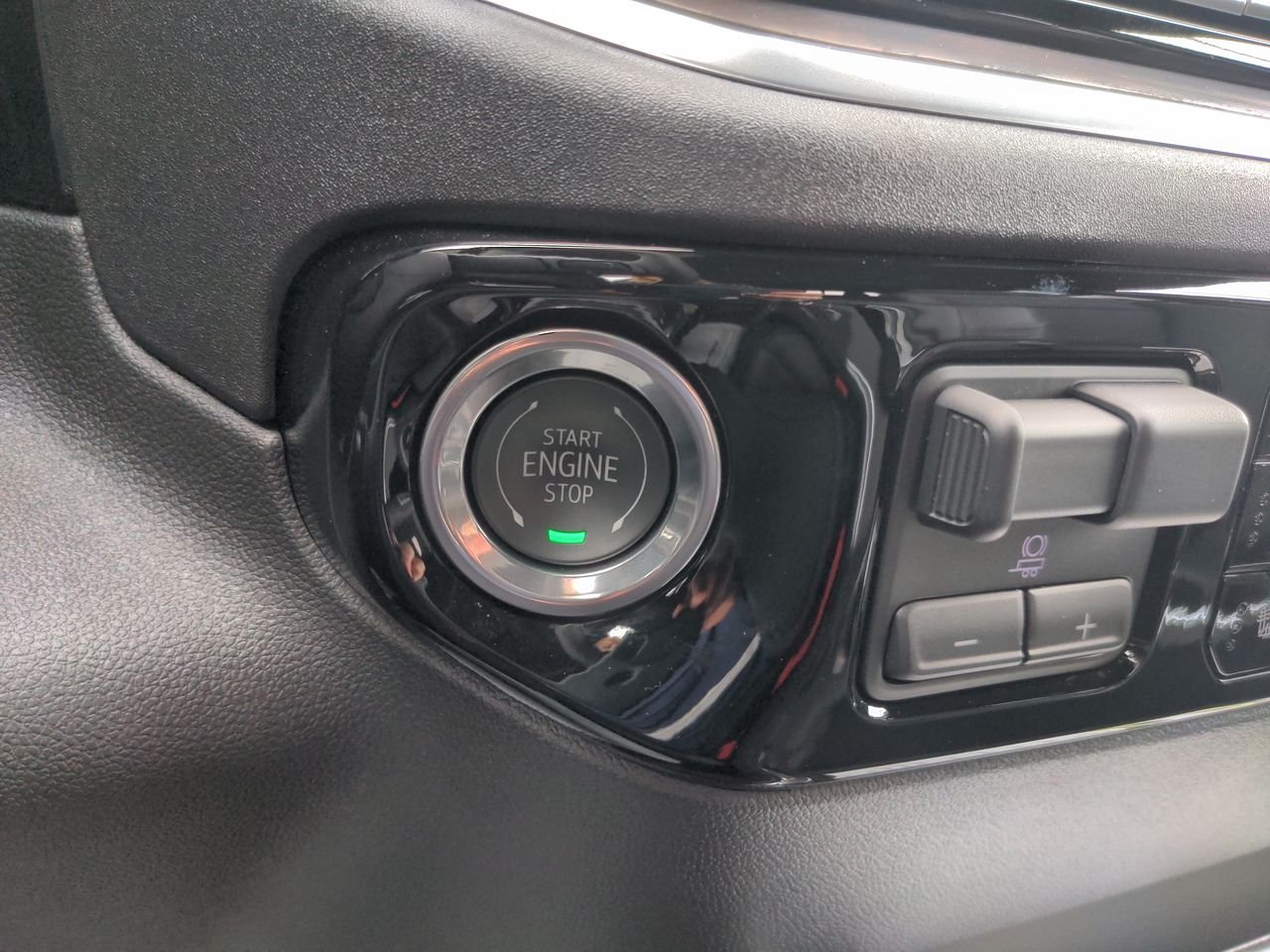 2025 GMC Sierra 3500HD SLT - Photo 17