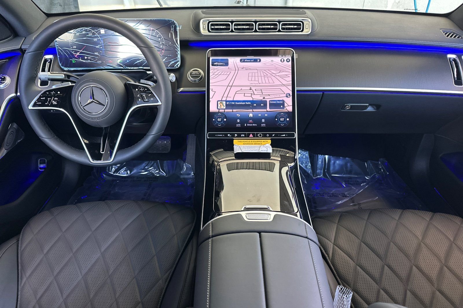 New 2025 Black Mercedes-Benz S 580e image 2