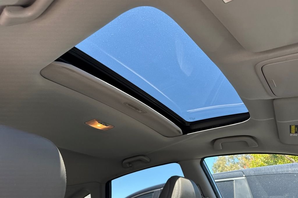 Used 2009 Glacier Blue Metallic Honda EX-L image 19