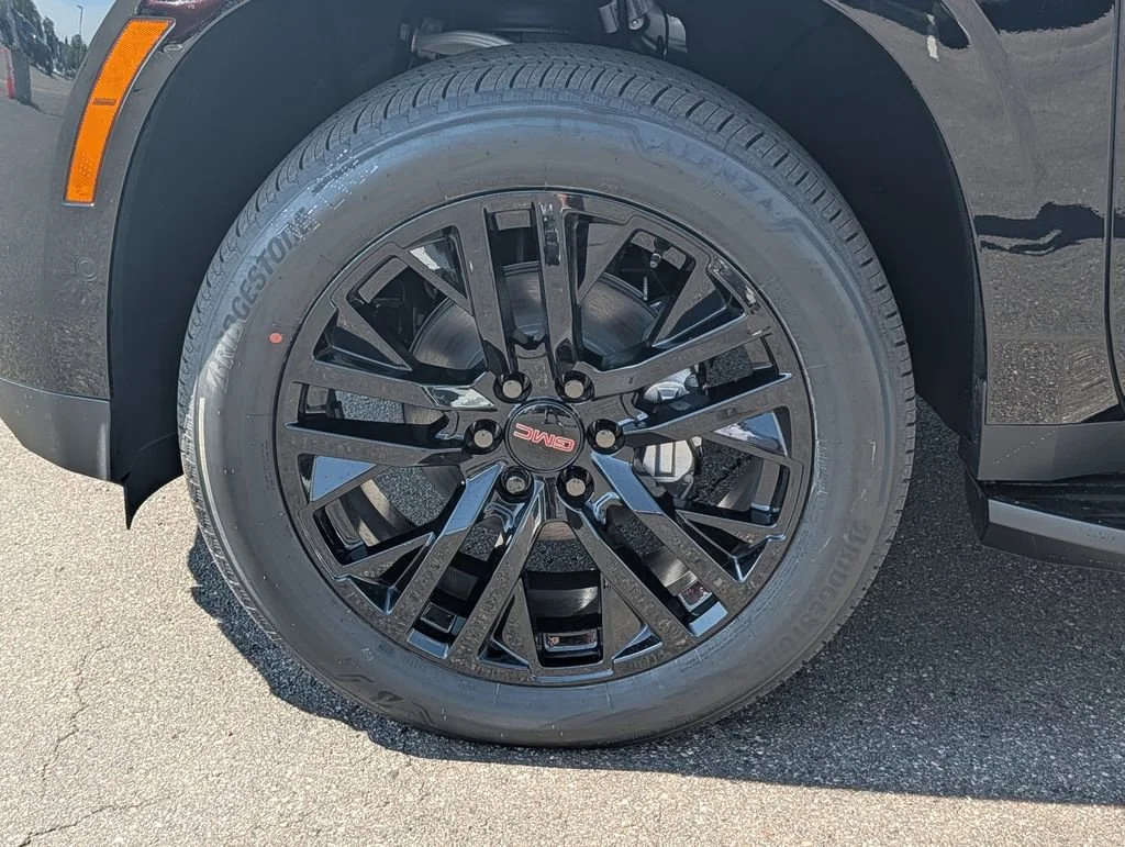 2026 GMC Yukon XL Denali - Photo 7