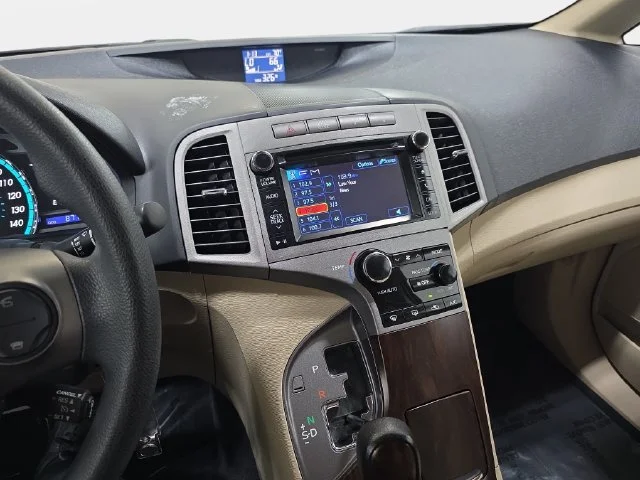 Used 2014 Green Toyota  image 20