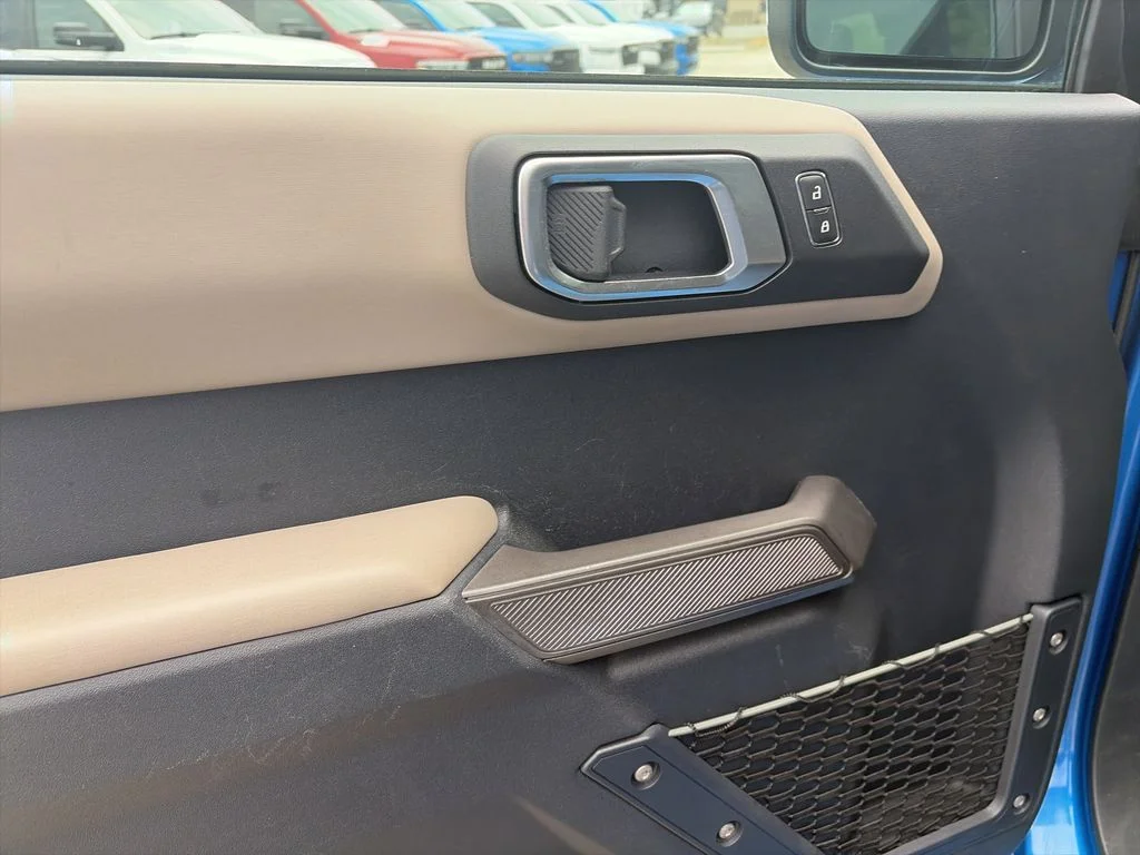 Used 2021 Blue Ford Wildtrak image 17