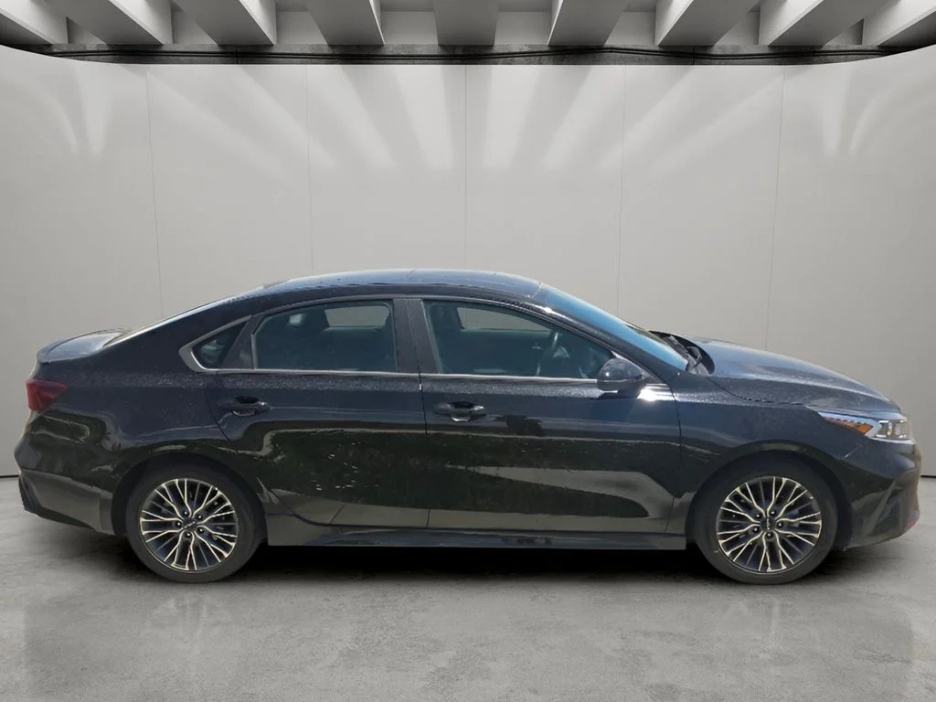 Used 2024 Aurora Black Kia GT-Line image 6