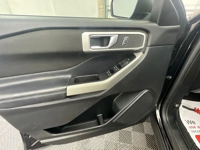 Used 2020 Black Ford XLT image 14
