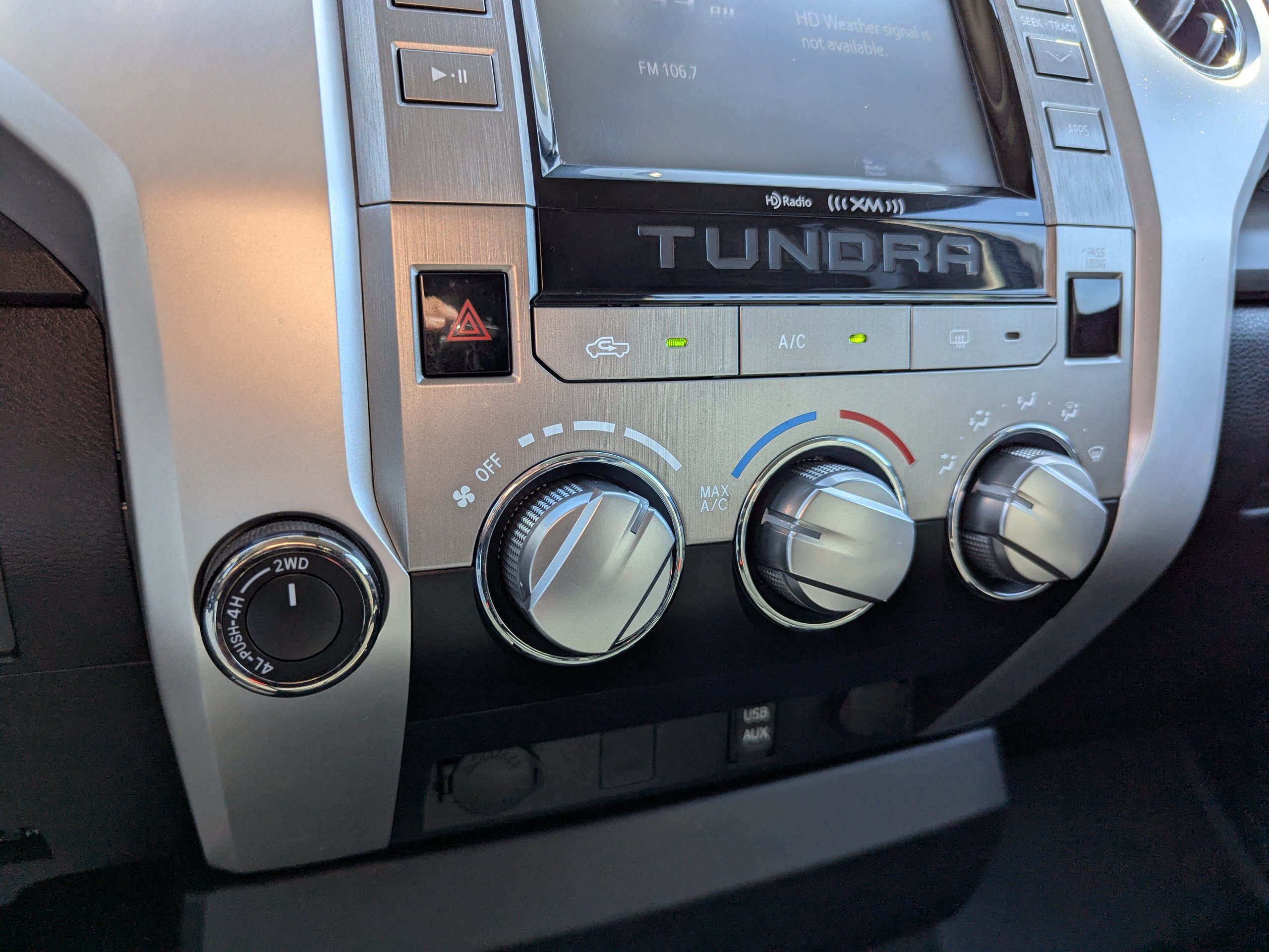 Used 2018 White Toyota SR5 image 24