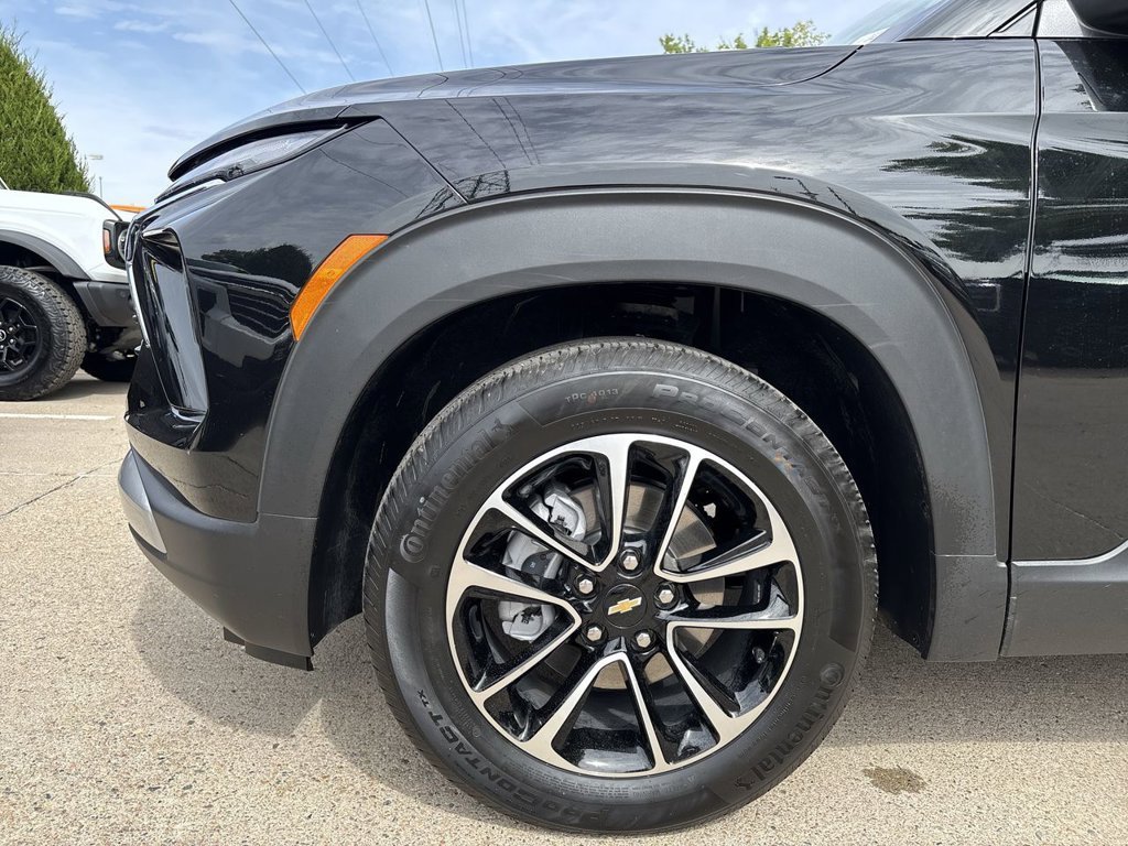 New 2026 Mosaic Black Metallic Chevrolet LT image 33