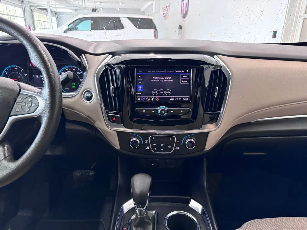 2023 Chevrolet Traverse LS - Photo 17