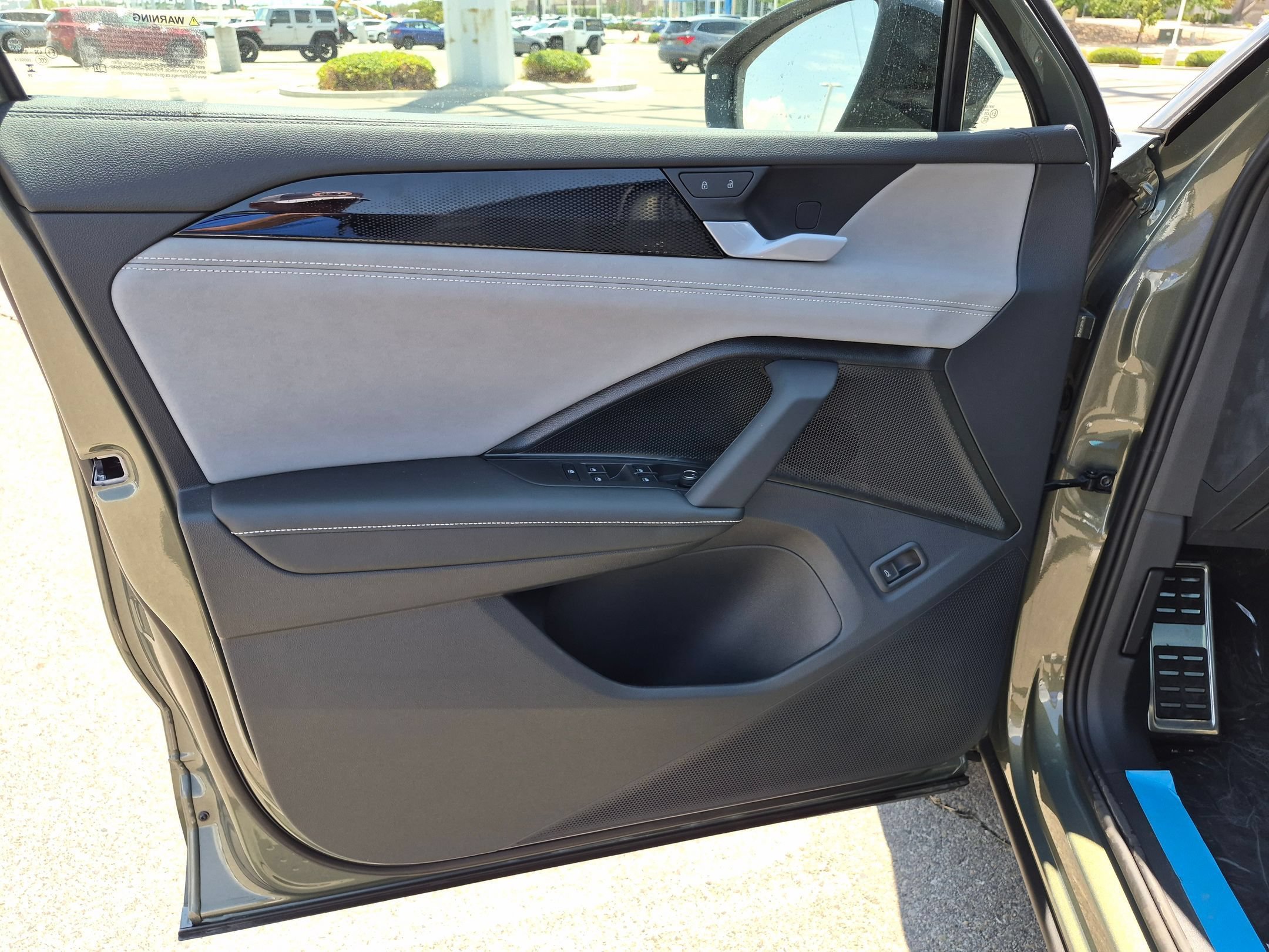 New 2026 Avocado Green w/Deep Black Roof Volkswagen SE R-Line Black image 12