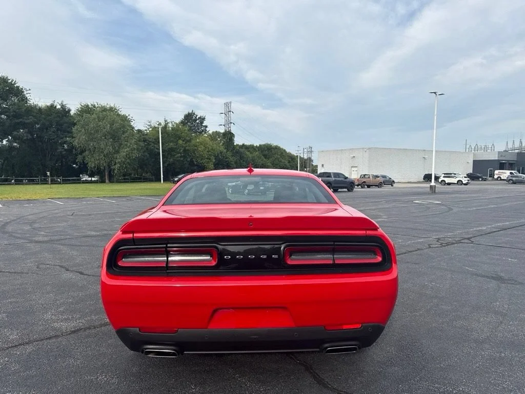 Used 2022 Torred Clearcoat Dodge GT image 7