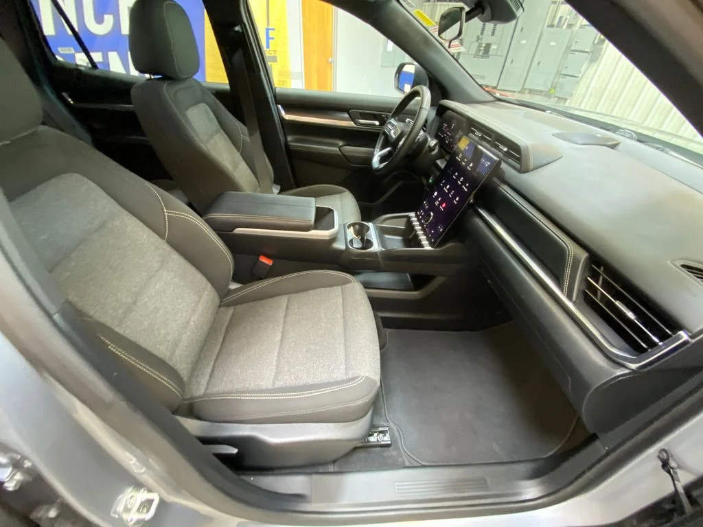 Used 2026 Silver GMC Elevation image 27