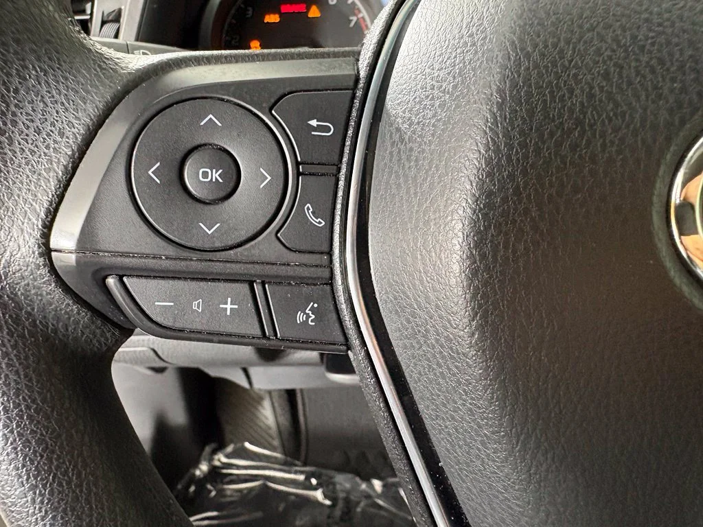 Used 2020 Silver Toyota LE image 23