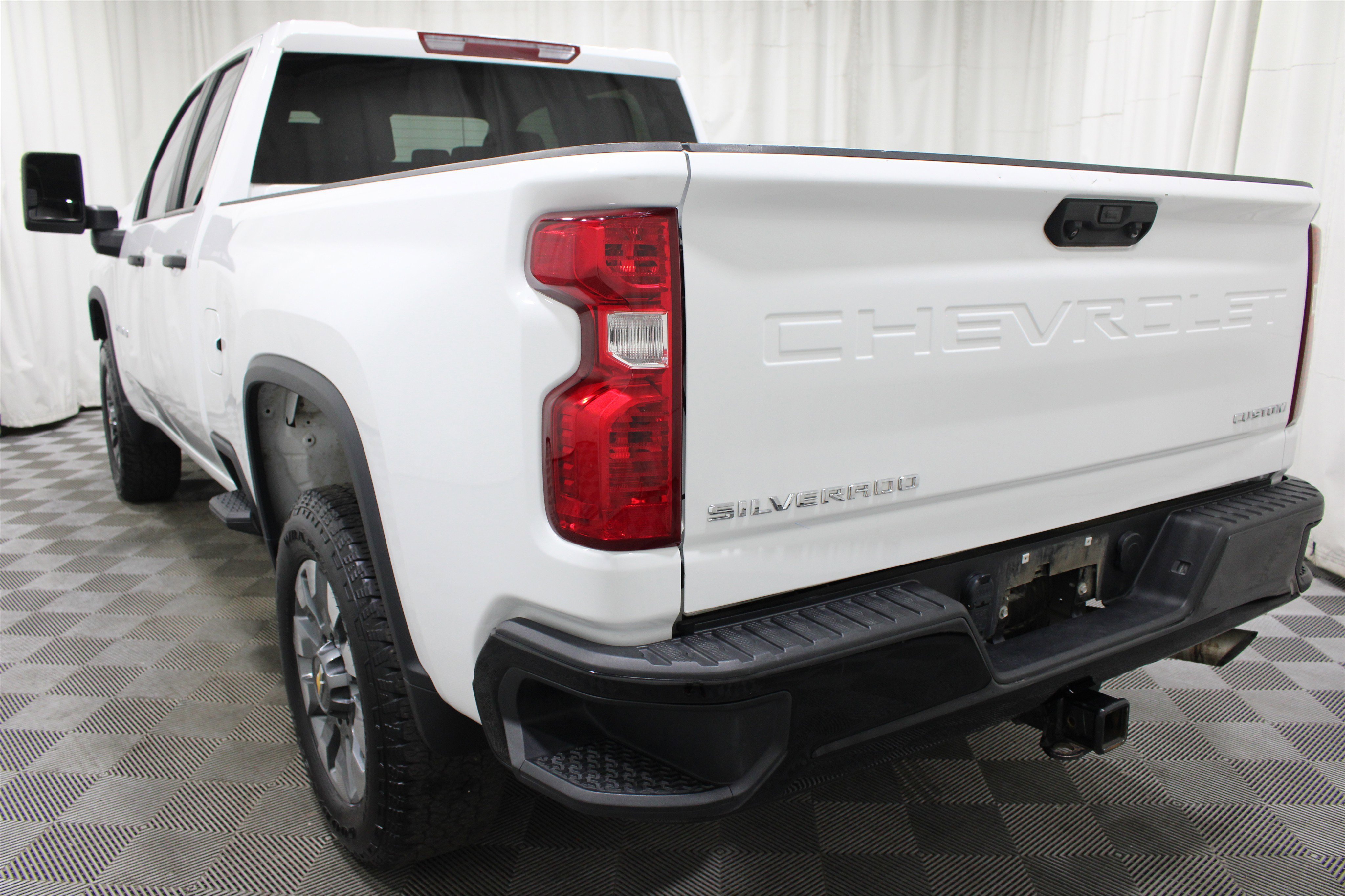 Used 2025 Summit White Chevrolet Custom image 31