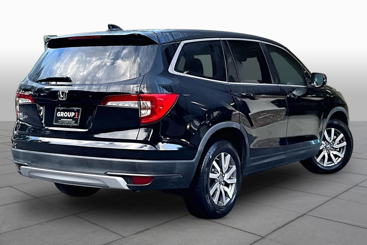 Used 2019 Crystal Black Pearl Honda EX-L image 13