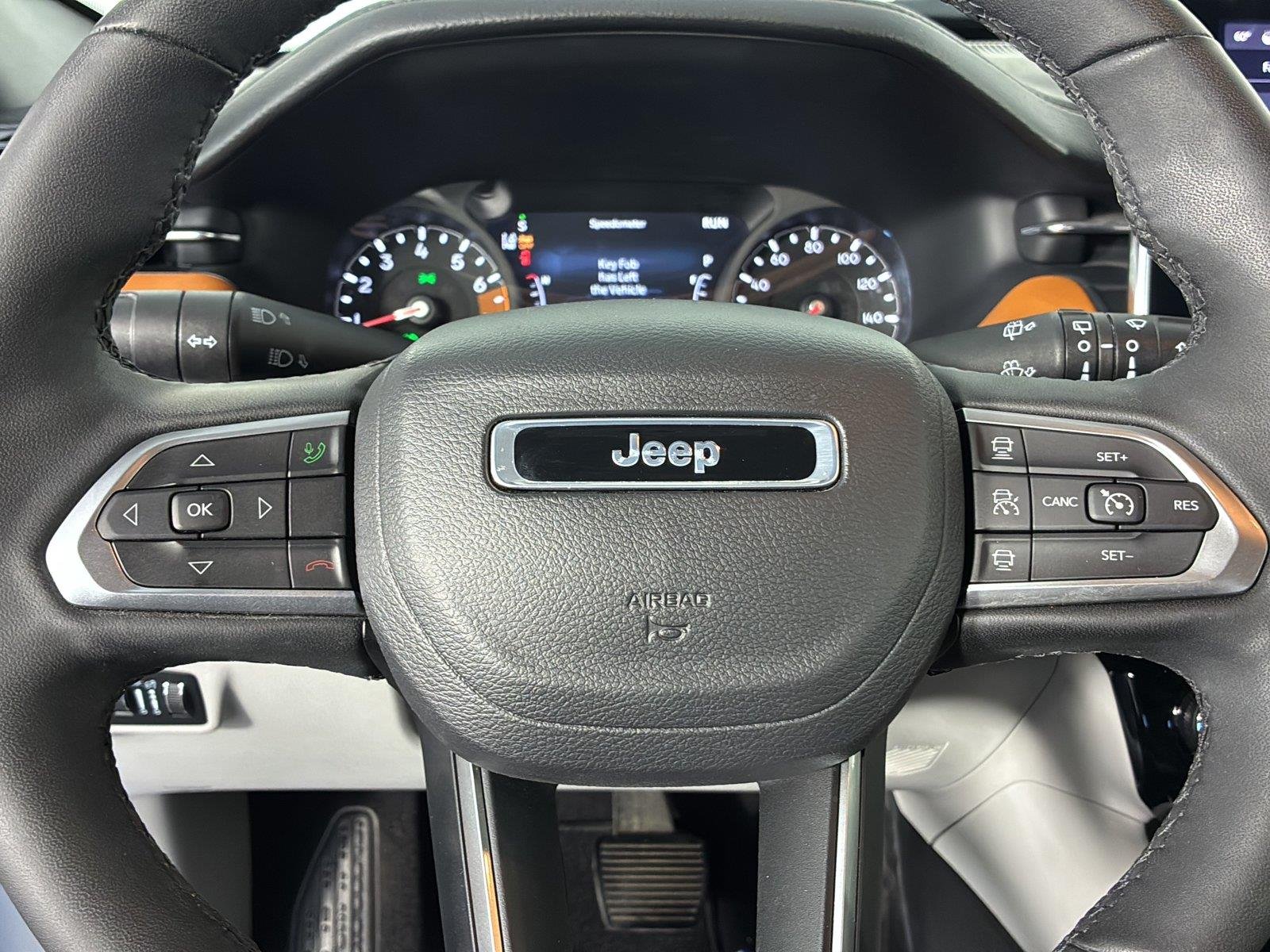 Used 2023 Laser Blue Pearlcoat Jeep Limited image 30