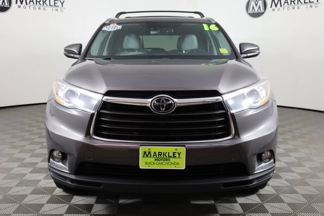 Used 2016 Gray Toyota Limited V6 image 34