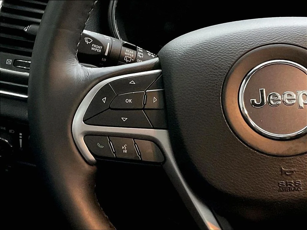 Used 2020 Gray Jeep Limited image 21