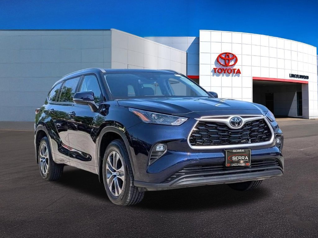 Used 2026 Blue Toyota XLE image 9