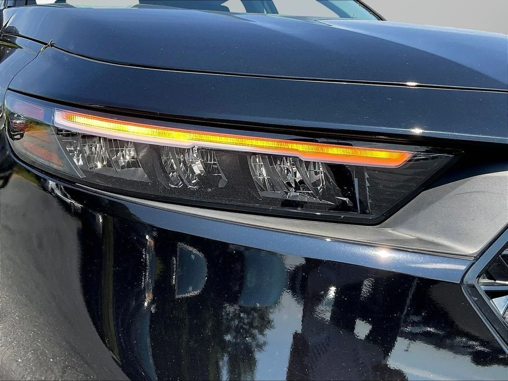 2025 Honda Accord SE - Photo 31