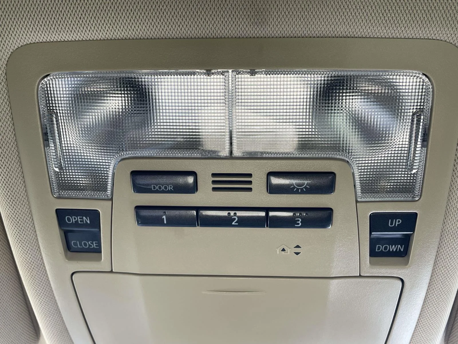 Used 2018 Toasted Walnut Pearl Toyota Limited image 22