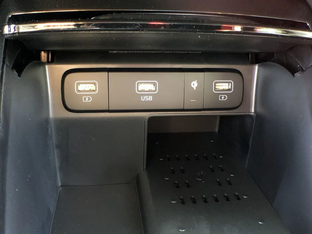 Used 2022 Black Kia SX image 35