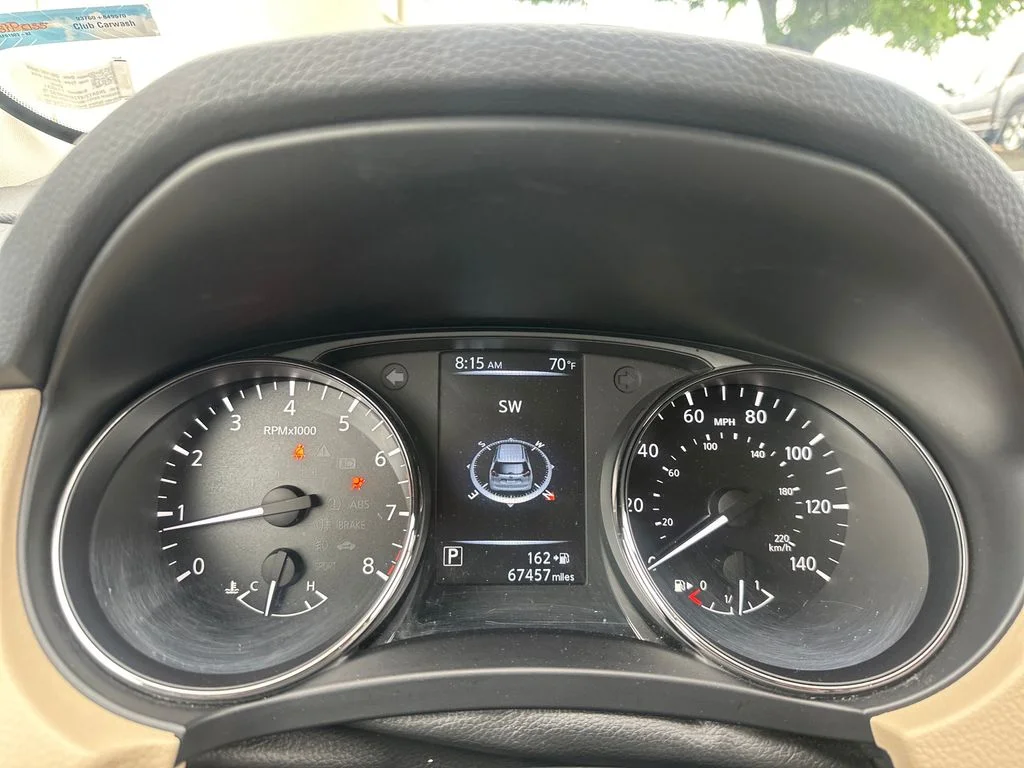 Used 2017 White Nissan SL image 15