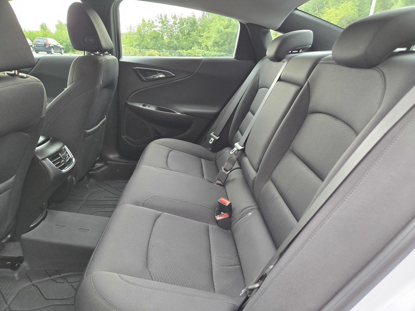 Used 2021 SUMMIT WHITE Chevrolet LT image 26