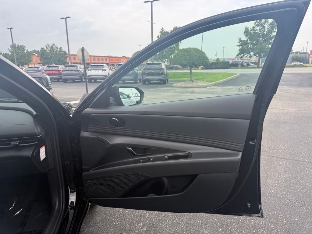 New 2026 Abyss Black Hyundai Limited image 11