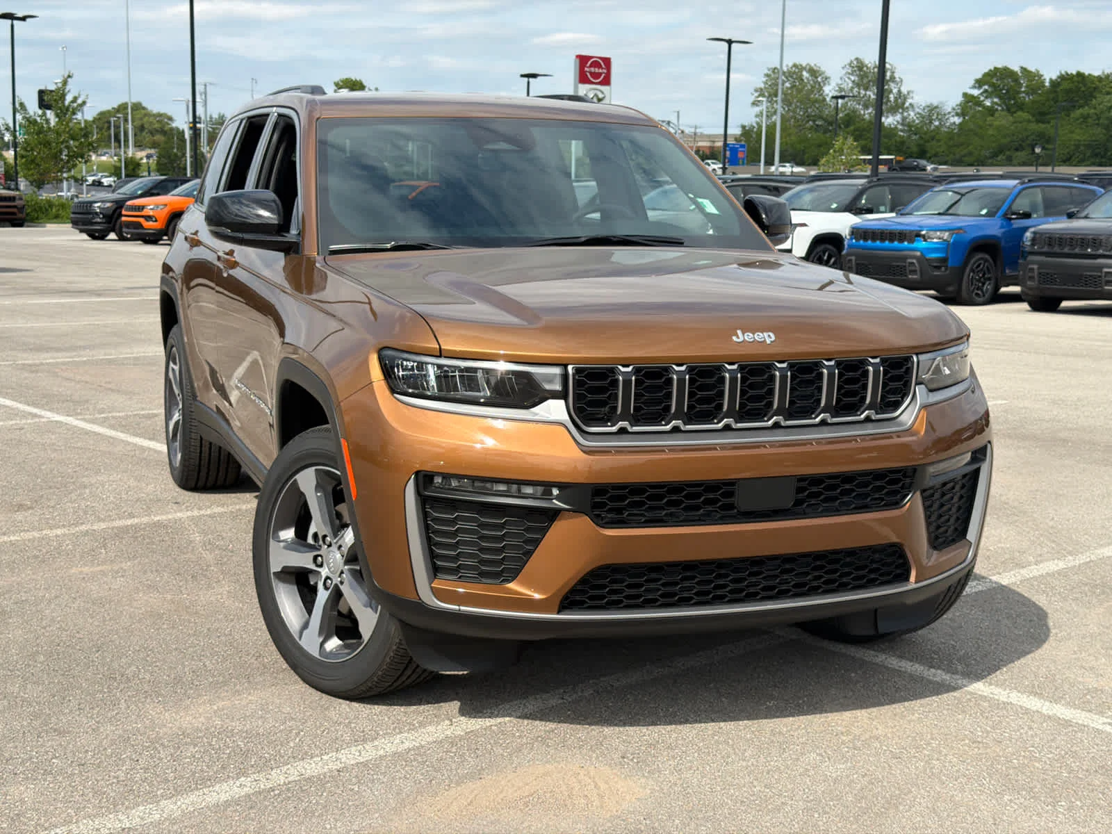 New 2026 Copper Shino Metallic Clear-Coat Exterior Paint Jeep Limited image 2