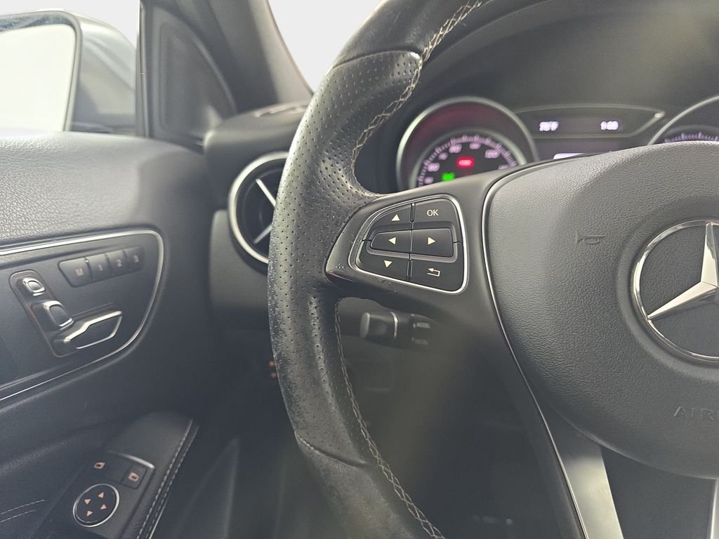 Used 2018 Gray Metallic Mercedes-Benz GLA 250 image 20