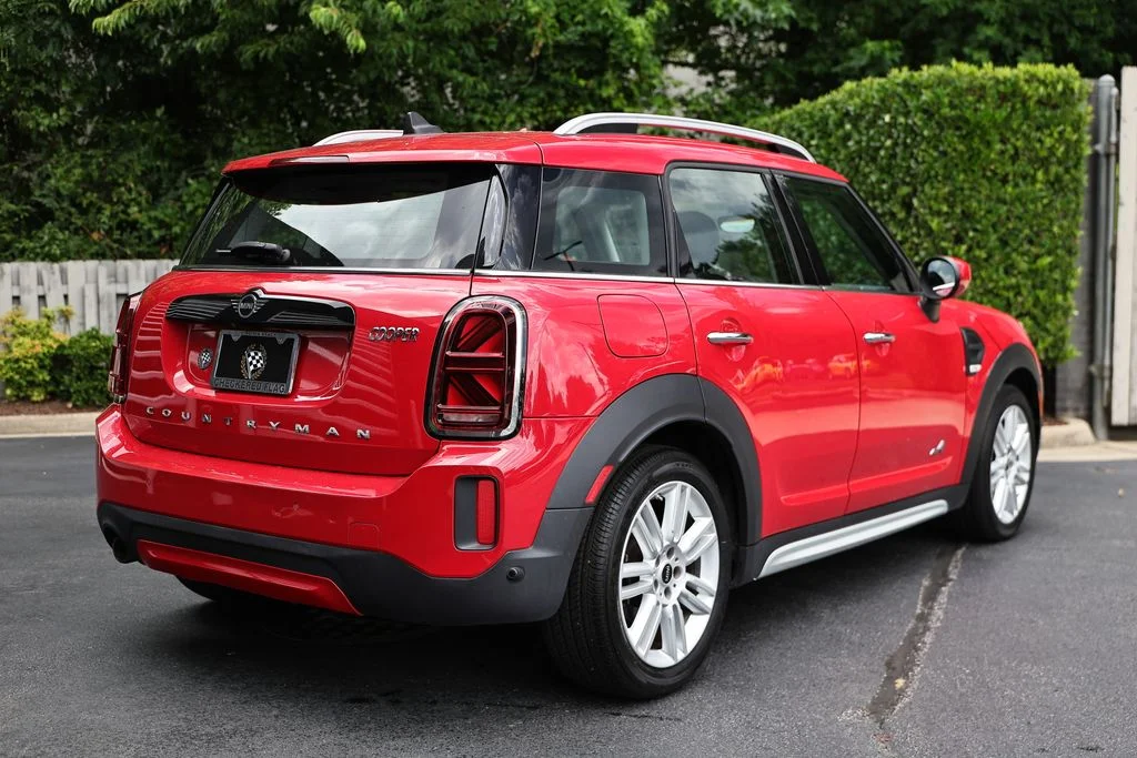 Used 2022 Chili Red MINI Signature image 7