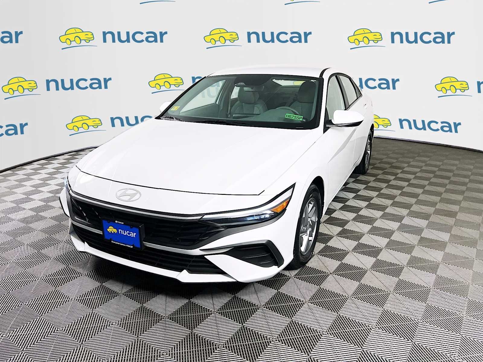 Used 2025 Serenity White Hyundai SE image 3