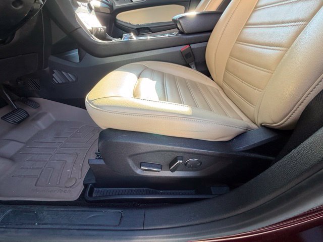 Used 2019 Red Ford SEL image 9