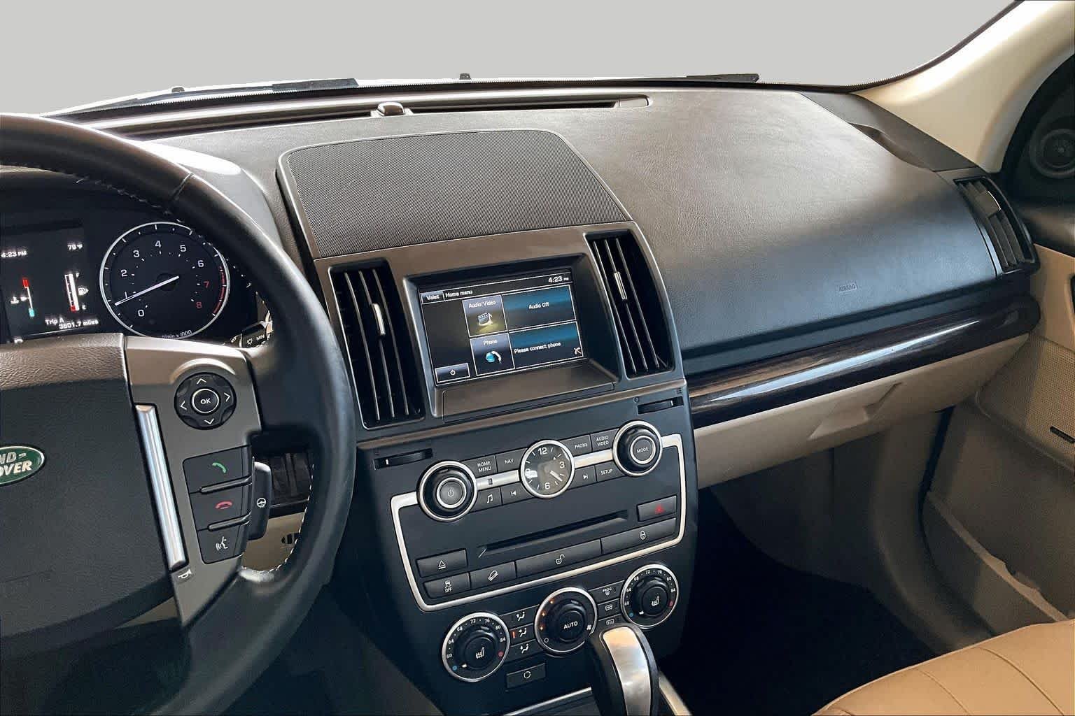 Used 2014 Indus Silver Land Rover  image 6
