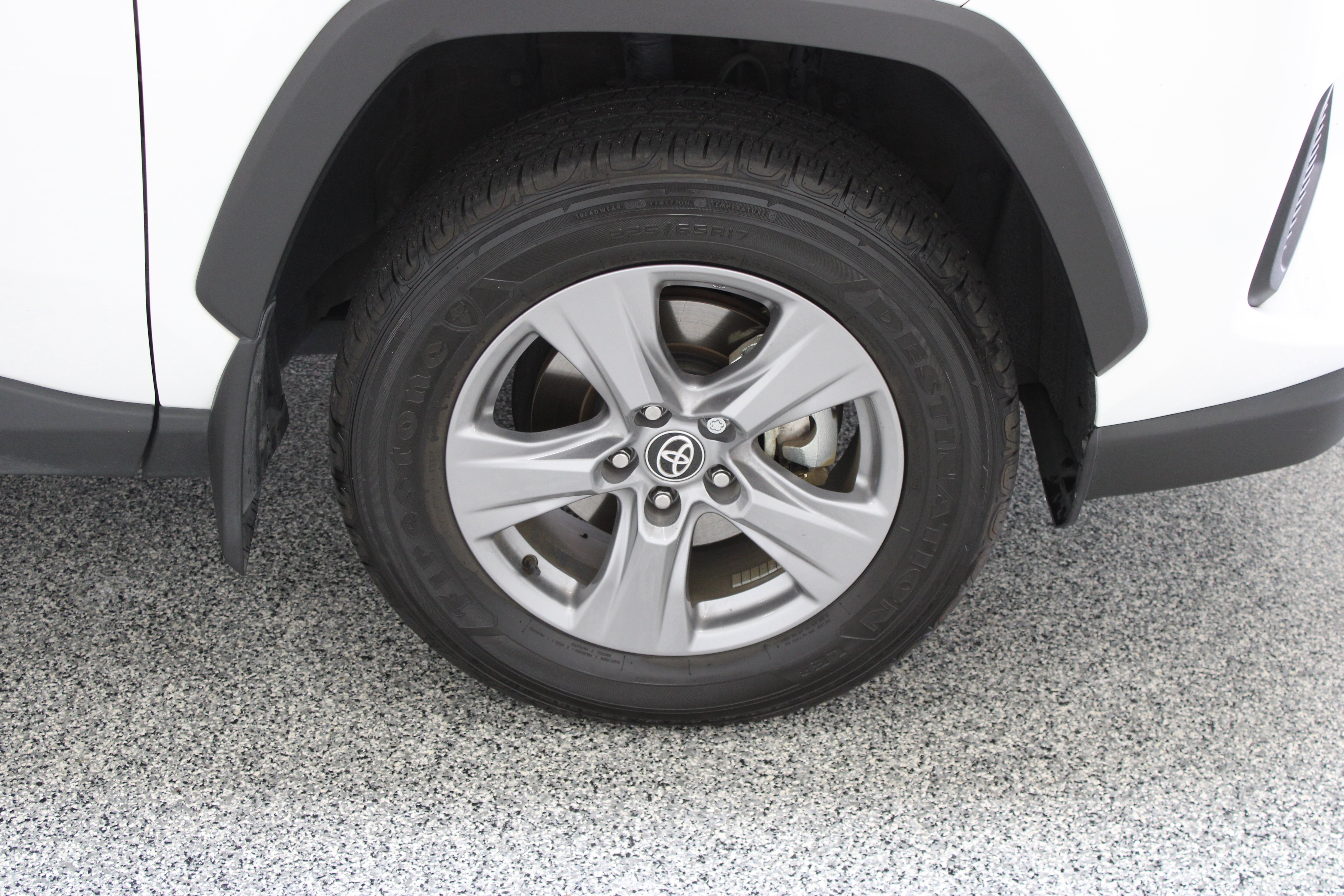 Used 2024 Ice Cap Toyota Hybrid XLE 2.5L image 5