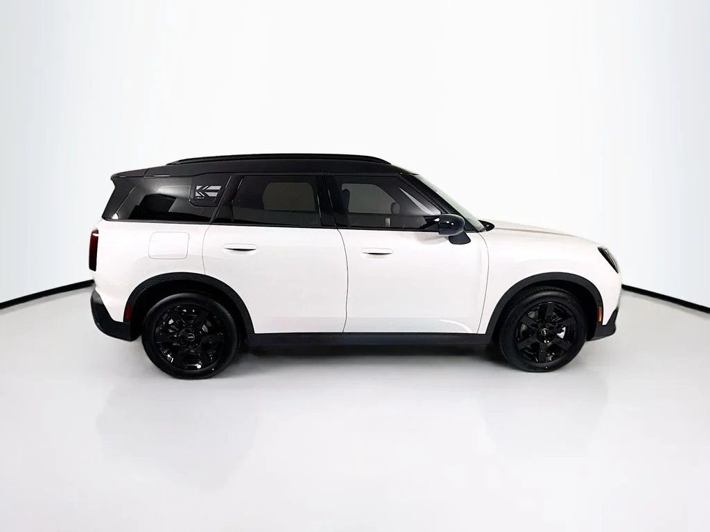 New 2027 Nanuq White Metallic MINI Signature Plus image 4