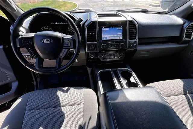 Used 2018 Shadow Black Ford XLT image 14