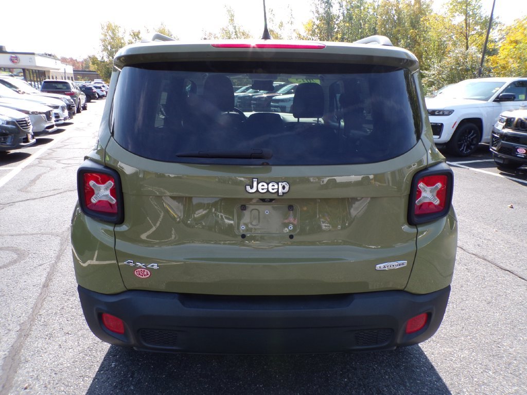 Used 2015 Green Jeep Latitude image 10