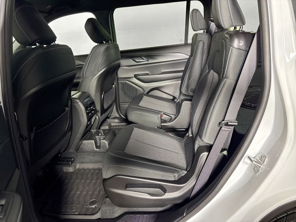 New 2026 Bright White Clearcoat Jeep Laredo image 19