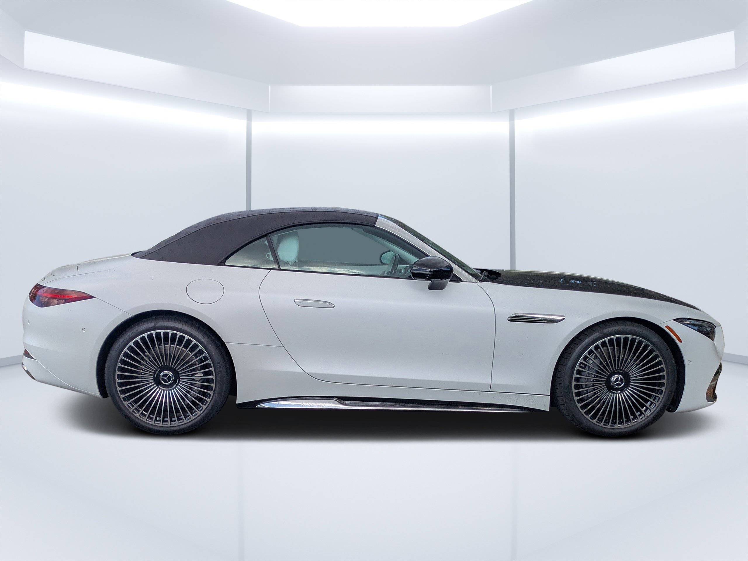 New 2026 MANUFAKTUR moonlight white magno (White Ambiance) Mercedes-Benz Maybach SL 680 Monogram Series image 35