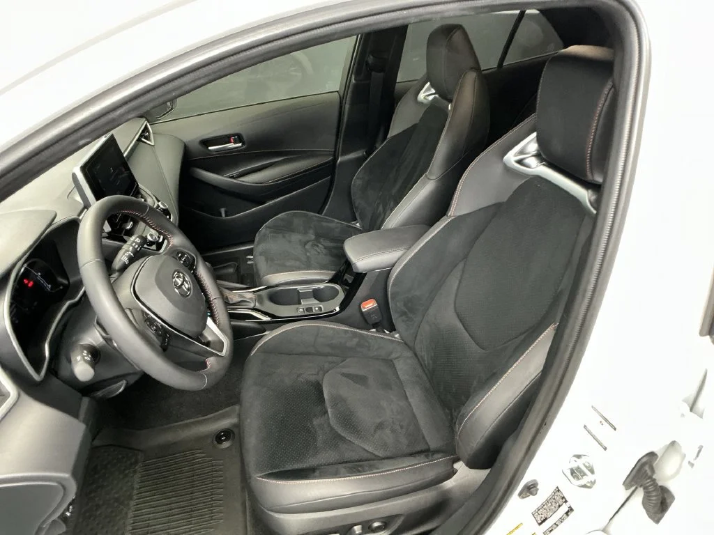 Used 2026 Ice Cap Toyota SE image 31