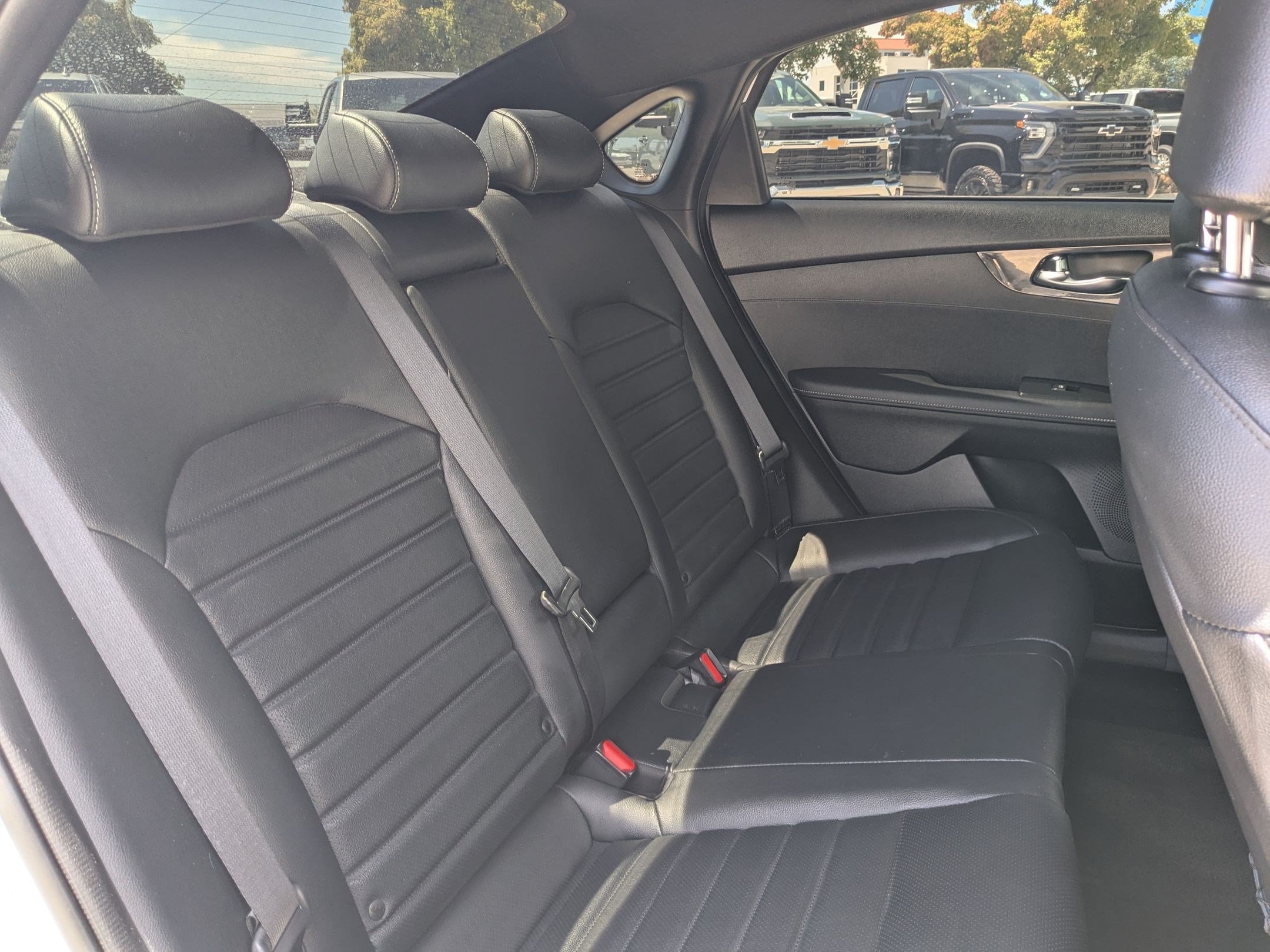 Used 2024 White Kia GT-Line image 28