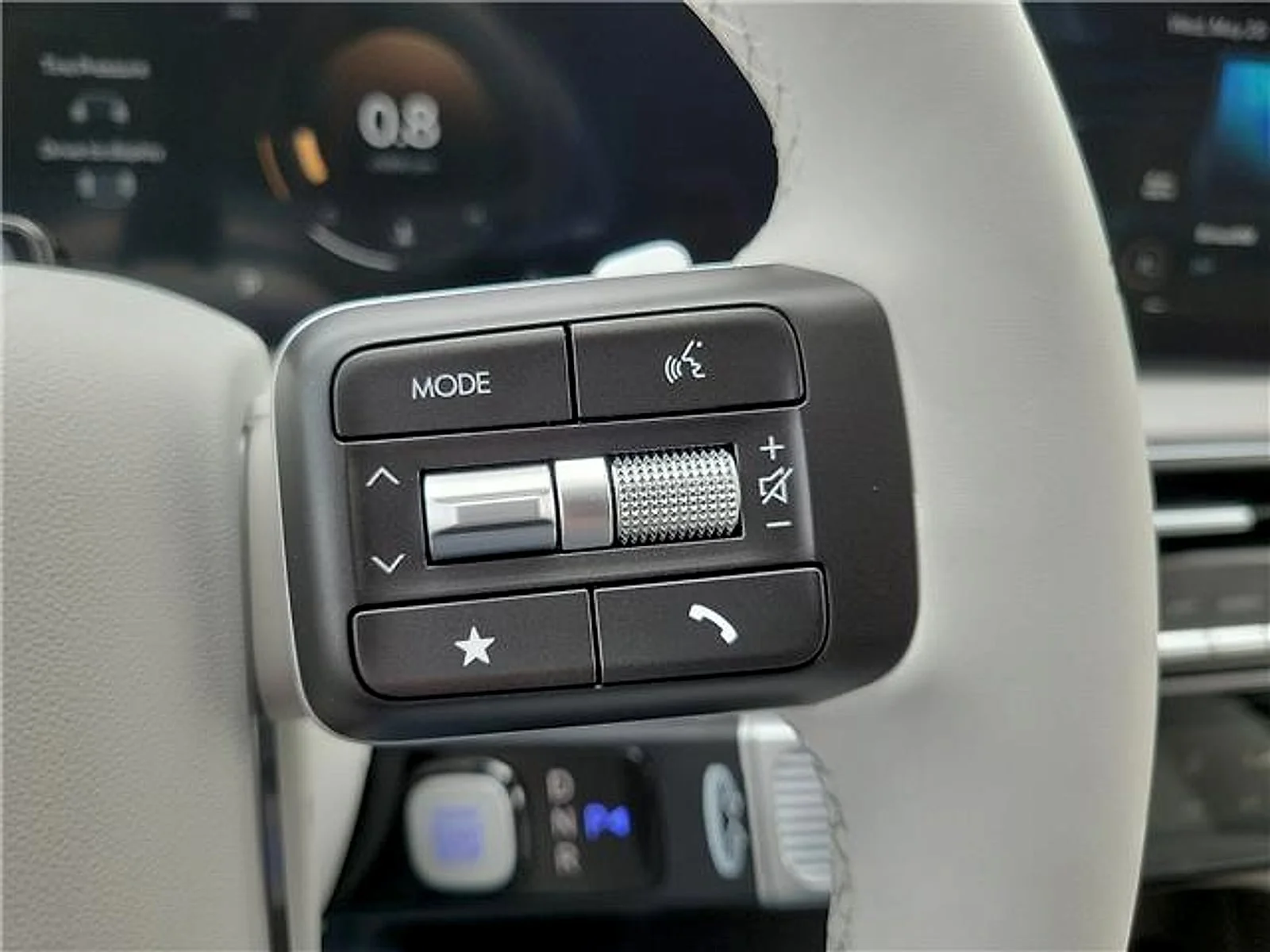 New 2026 White Hyundai SEL Premium image 19