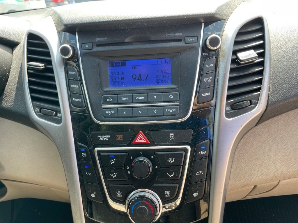 Used 2016 Blue Hyundai Base image 11
